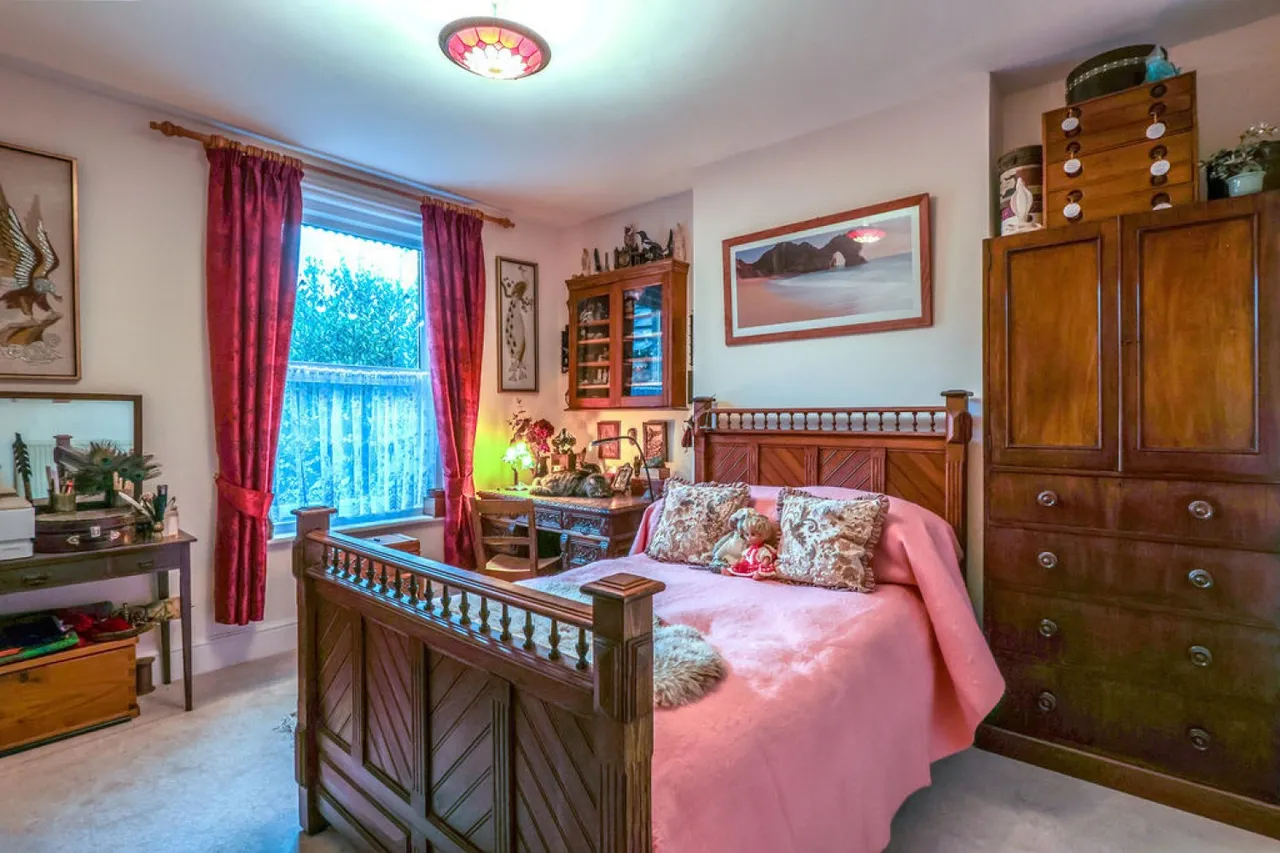 R L Stevenson Avenue, Bournemouth, photo 11