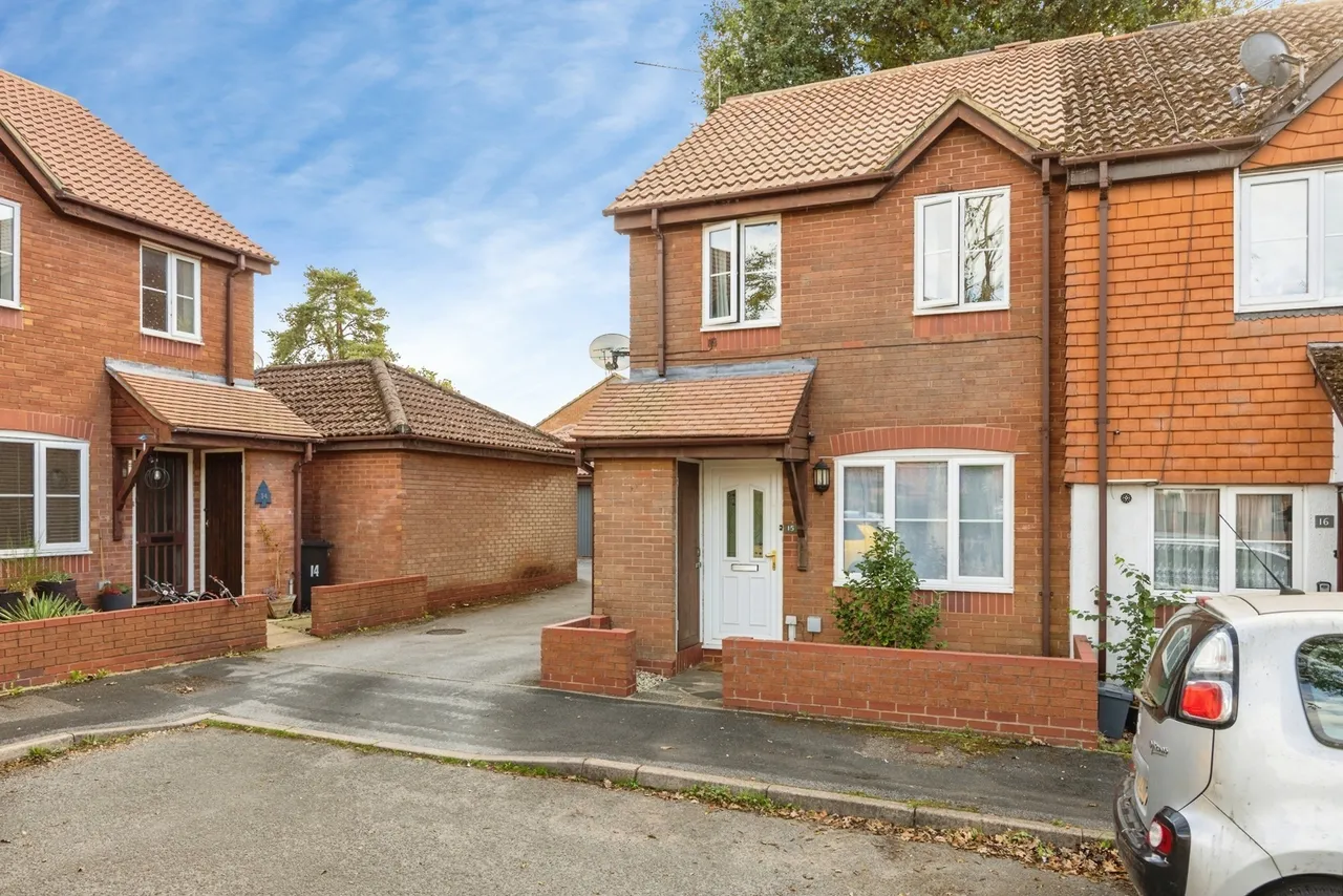 3 bed house for sale, Blue Timbers Close, Bordon, GU35
