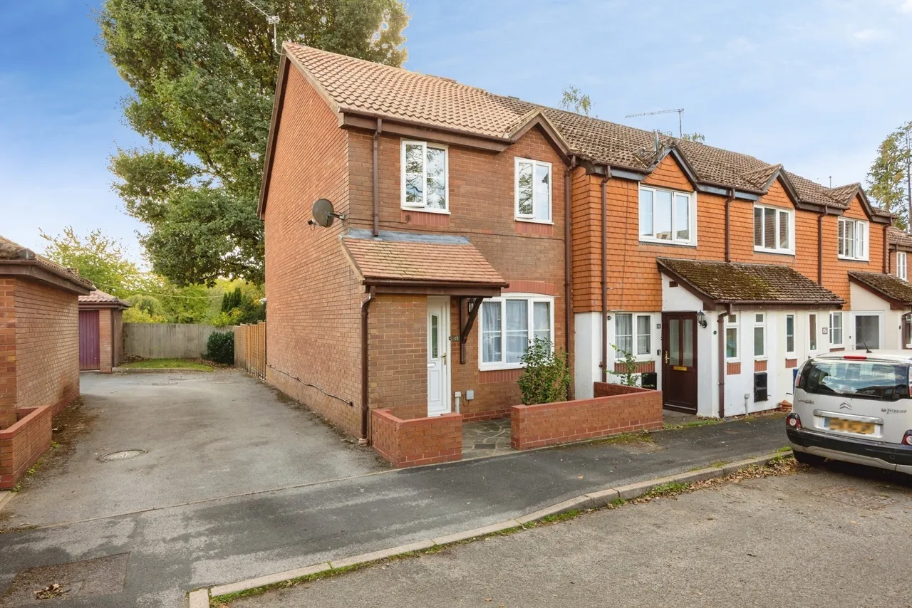 Blue Timbers Close, Bordon, GU35, photo 16