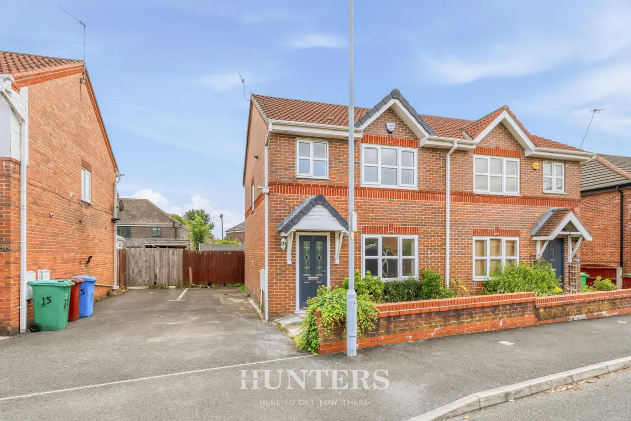 3 bed house for sale — Moorsley Drive, Blackley, Manchester M9