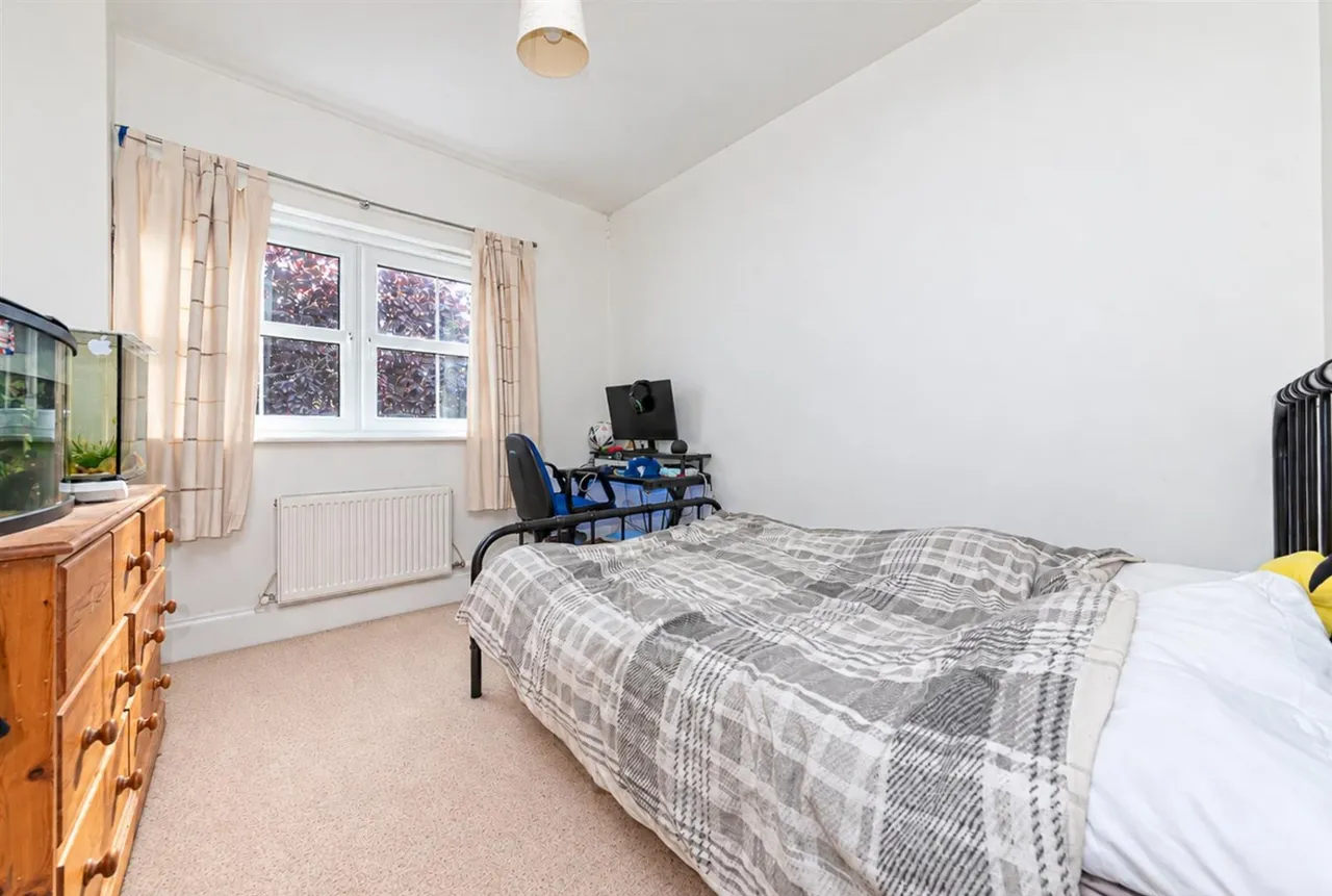 Cawett Drive, Fleet, GU51, photo 11