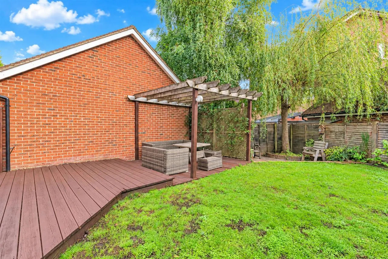 Cawett Drive, Fleet, GU51, photo 5