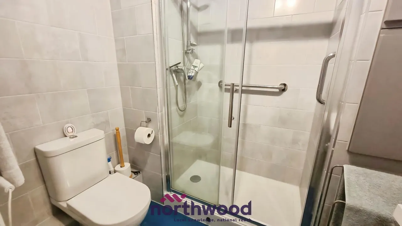 Mowbray Court, Heavitree, EX2, photo 11