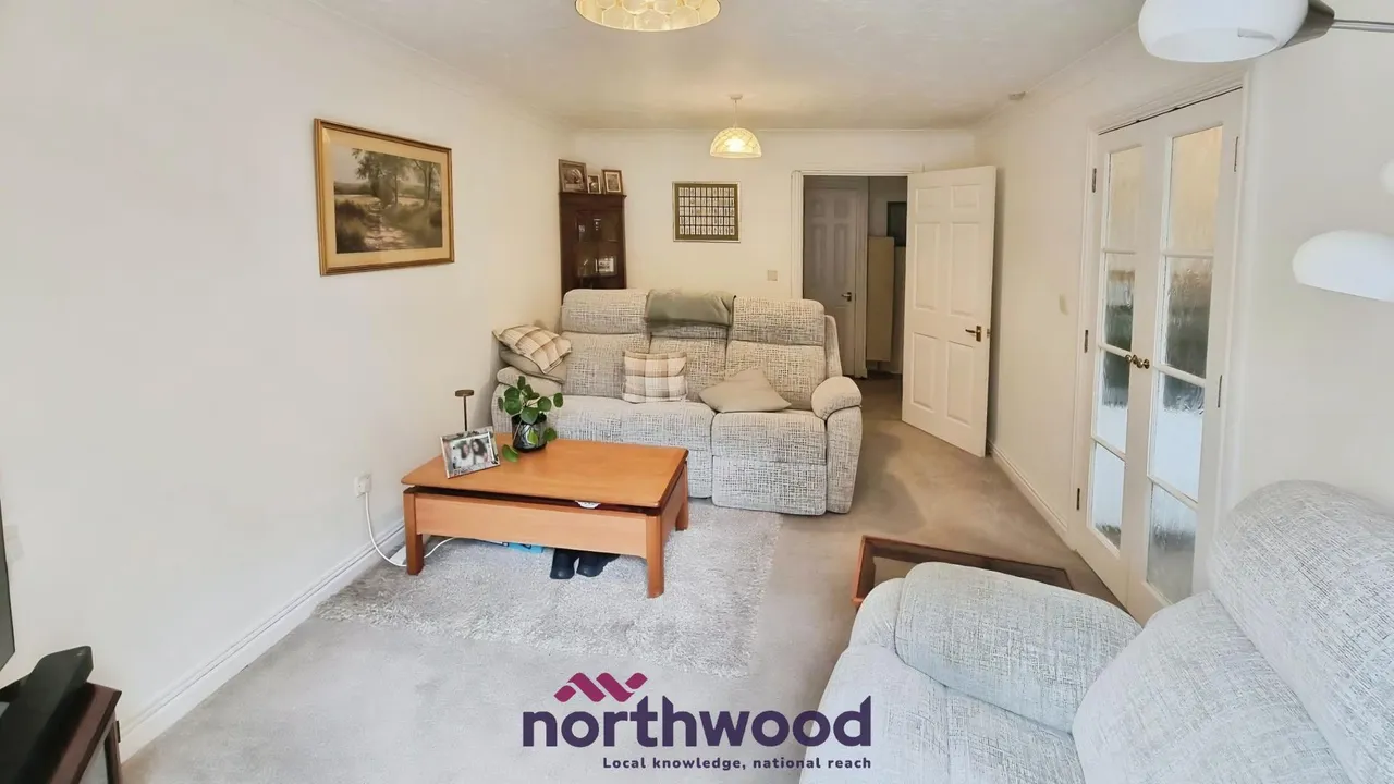 Mowbray Court, Heavitree, EX2, photo 2
