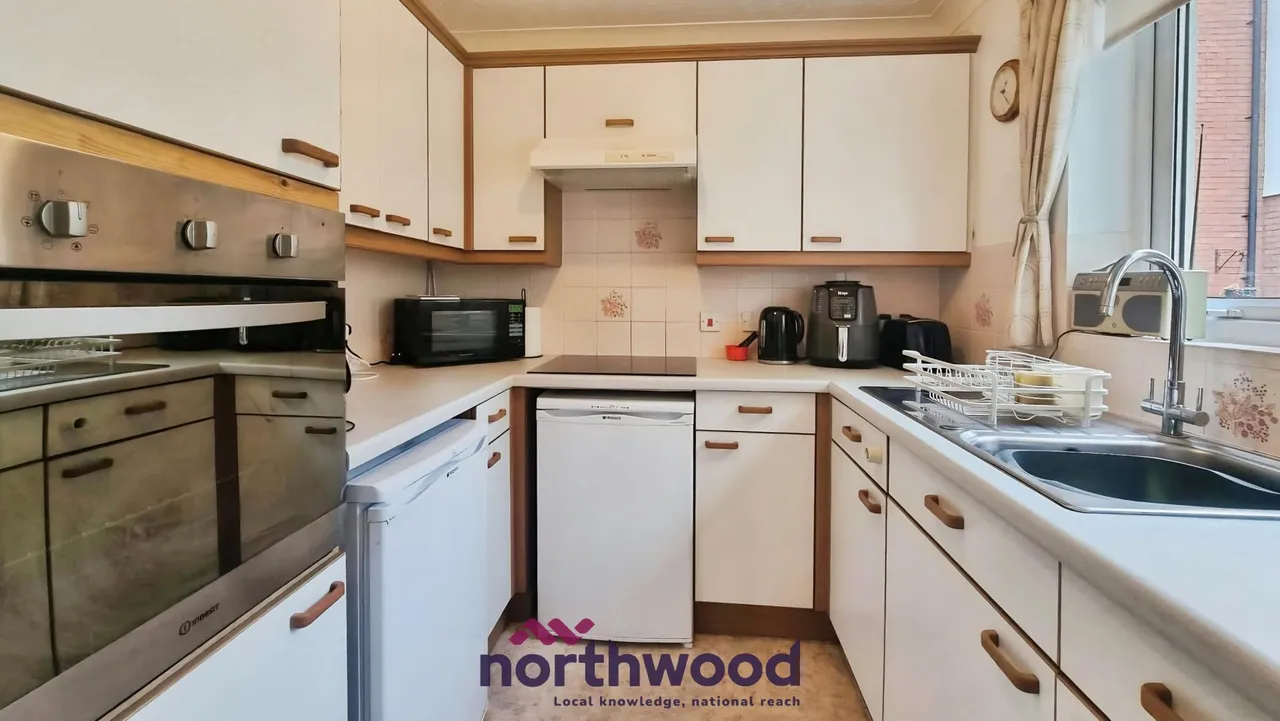 Mowbray Court, Heavitree, EX2, photo 4