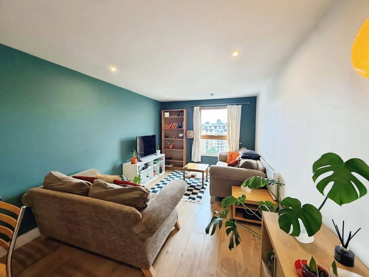 2 bed flat for sale, Armouries Way, LS10
