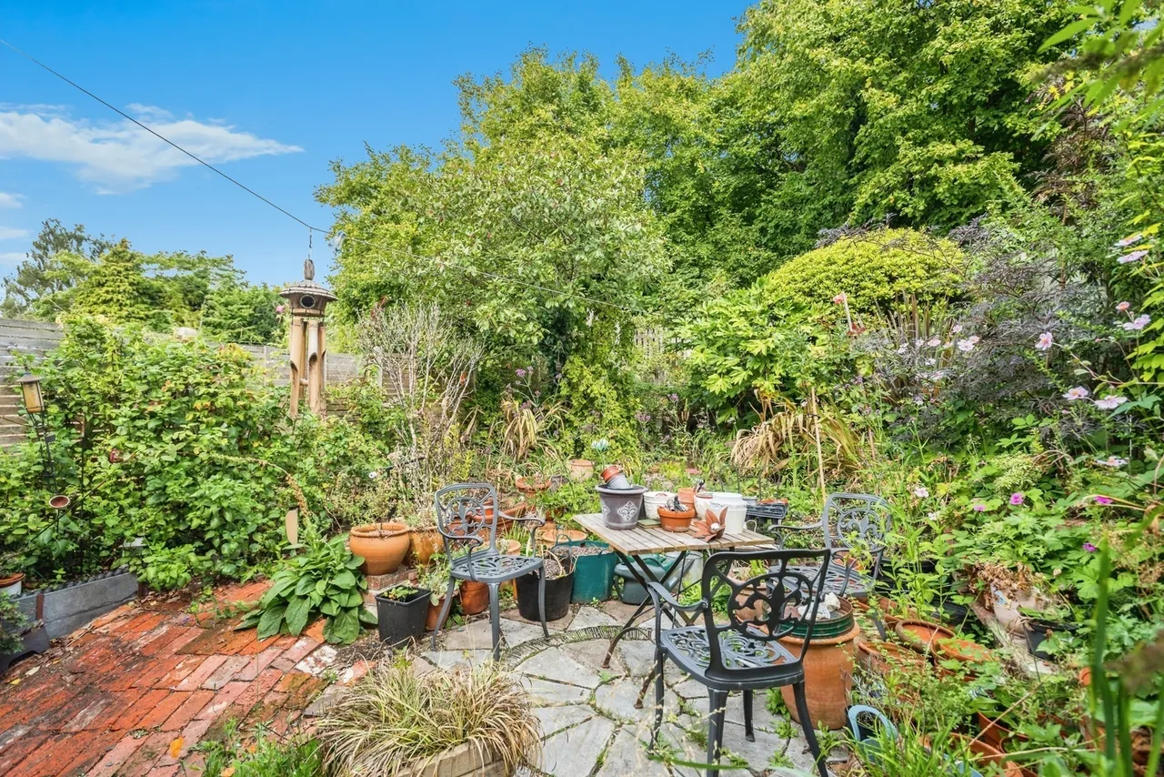 Kingshill Road, SWINDON, Wiltshire, SN1, photo 17