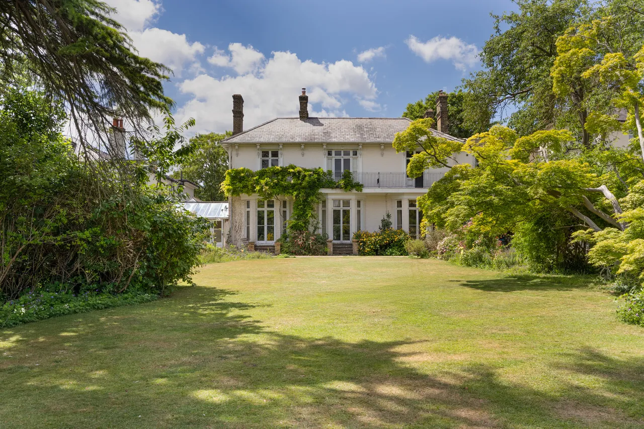 Strawberry Vale, Twickenham, London, photo 2