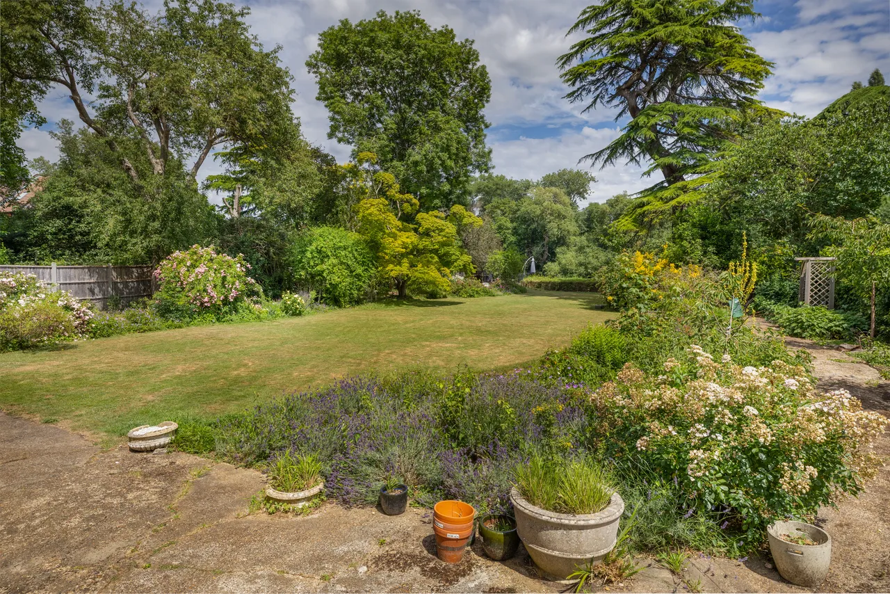 Strawberry Vale, Twickenham, London, photo 10