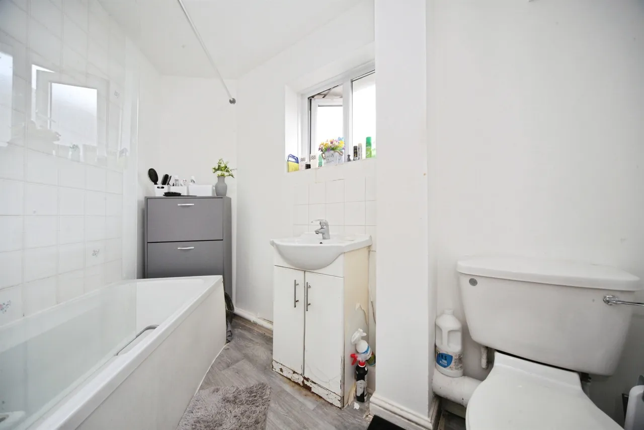 Larkspur Gardens, Luton, LU4, photo 8