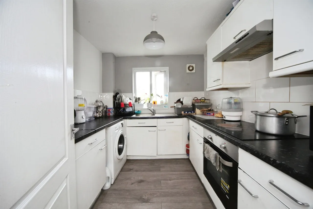 Larkspur Gardens, Luton, LU4, photo 2