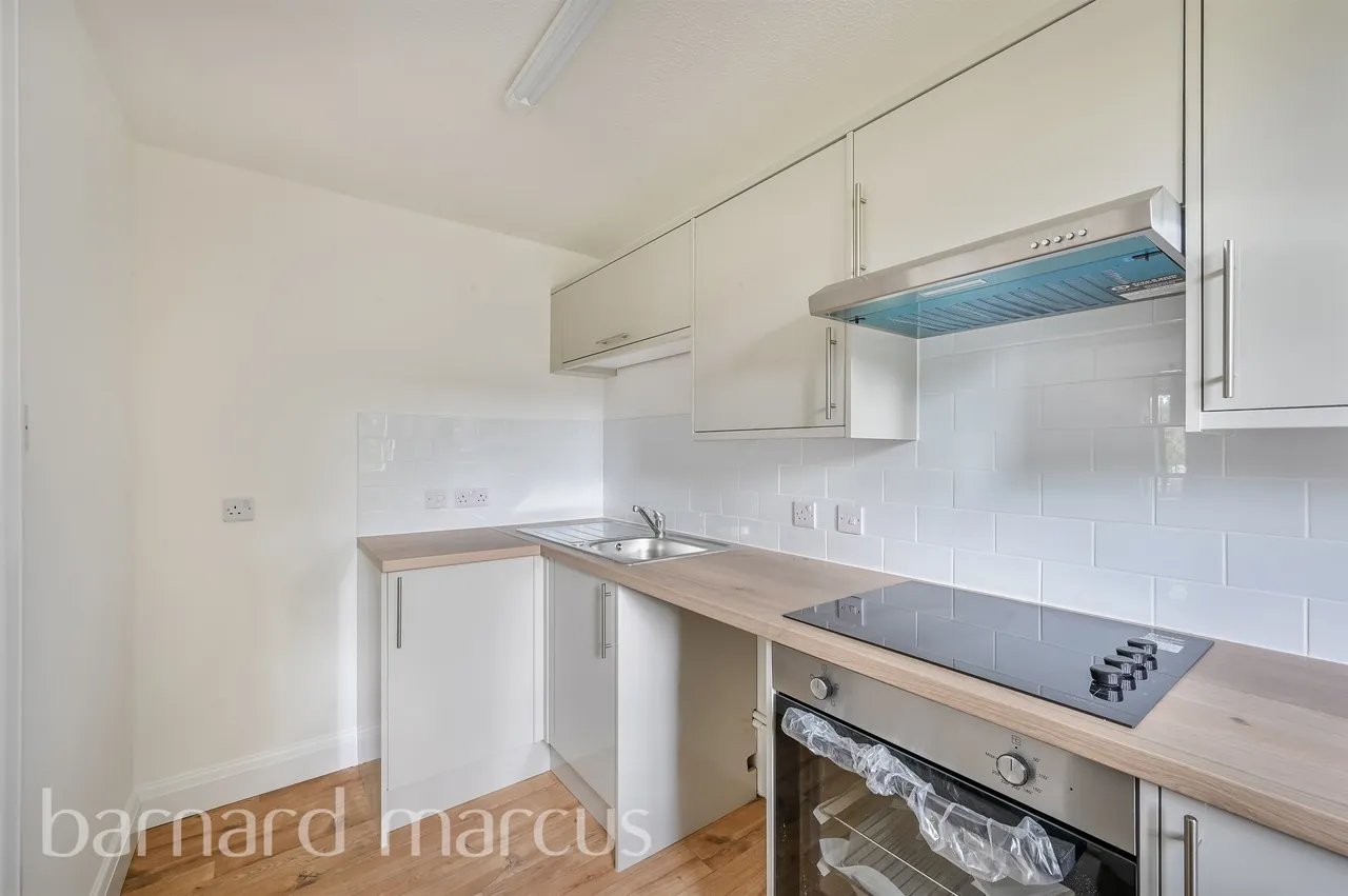 Monks Walk, Reigate, RH2, photo 16