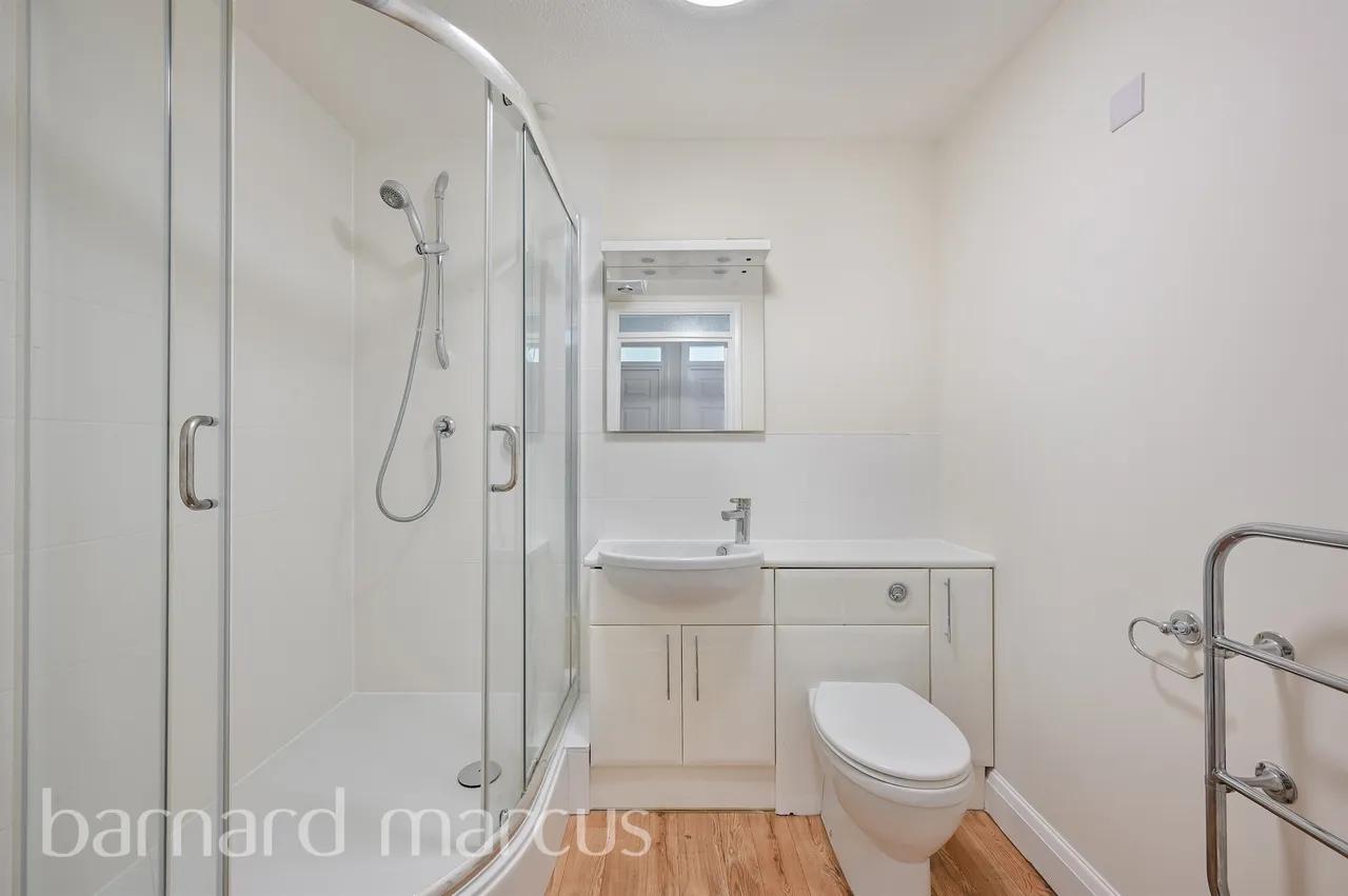 Monks Walk, Reigate, RH2, photo 6