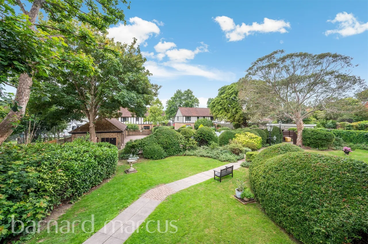 Monks Walk, Reigate, RH2, photo 14