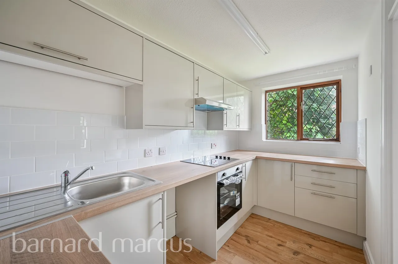 Monks Walk, Reigate, RH2, photo 4