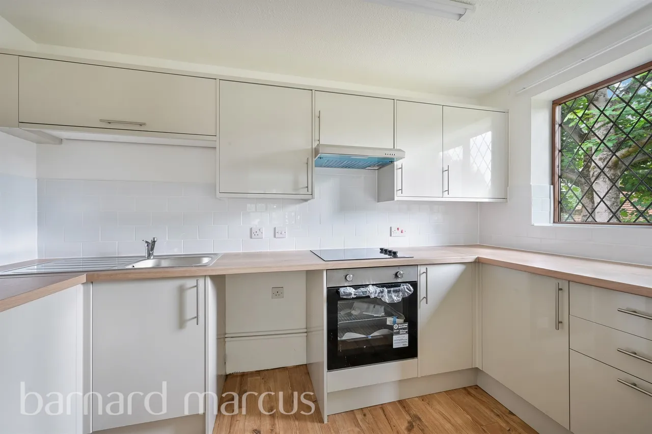 Monks Walk, Reigate, RH2, photo 10