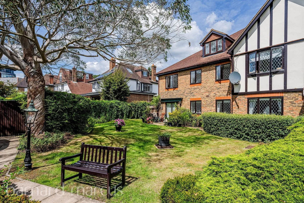 Monks Walk, Reigate, RH2, photo 3