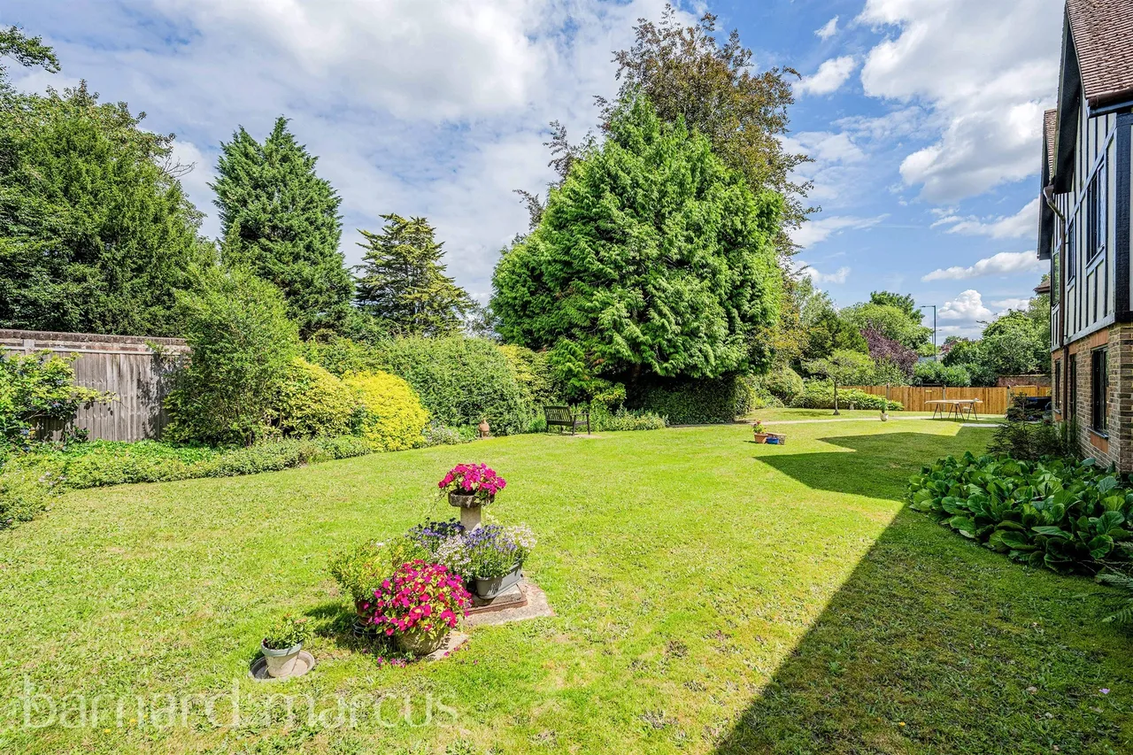 Monks Walk, Reigate, RH2, photo 11