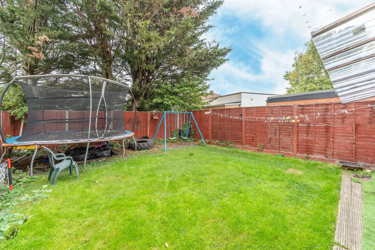 91 Morley Crescent West, Stanmore, photo 9