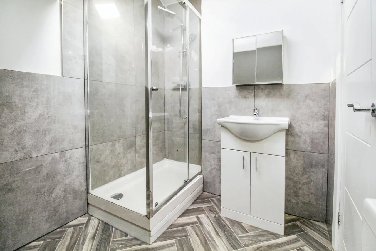 Ebor Place, Hyde Park, LS6, photo 20