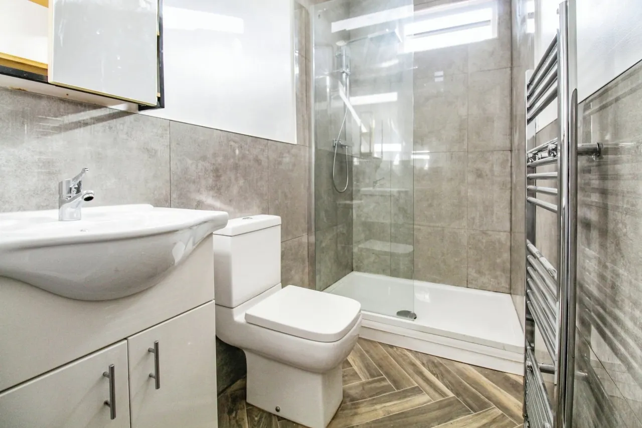 Ebor Place, Hyde Park, LS6, photo 18