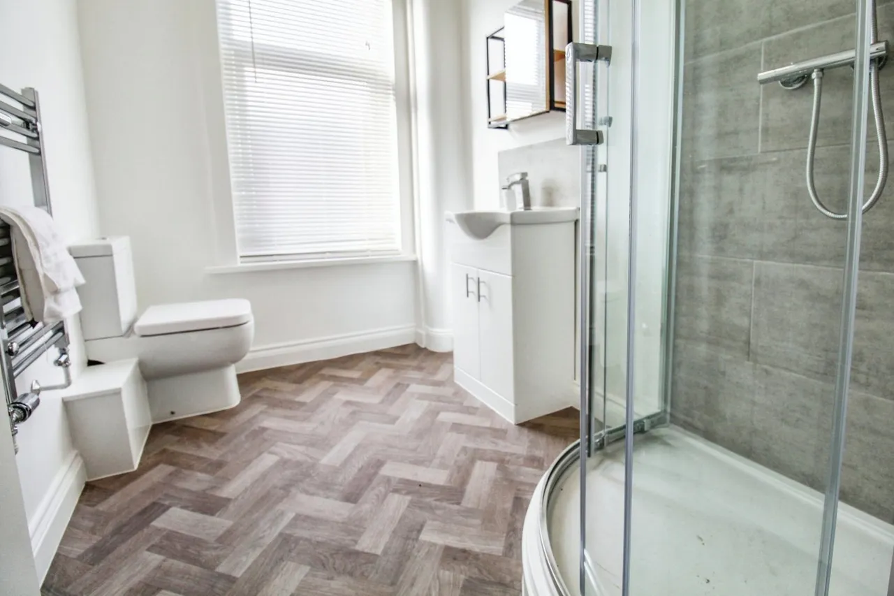 Ebor Place, Hyde Park, LS6, photo 17