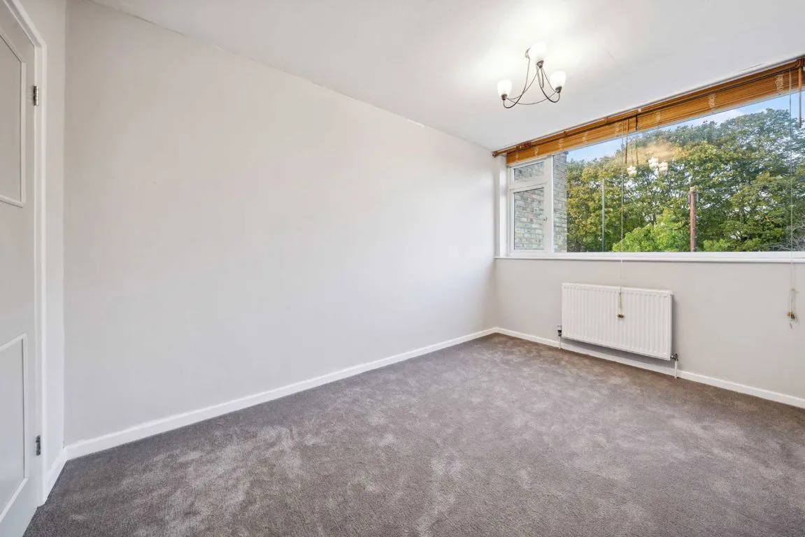 Kneller Road, TW2, photo 6