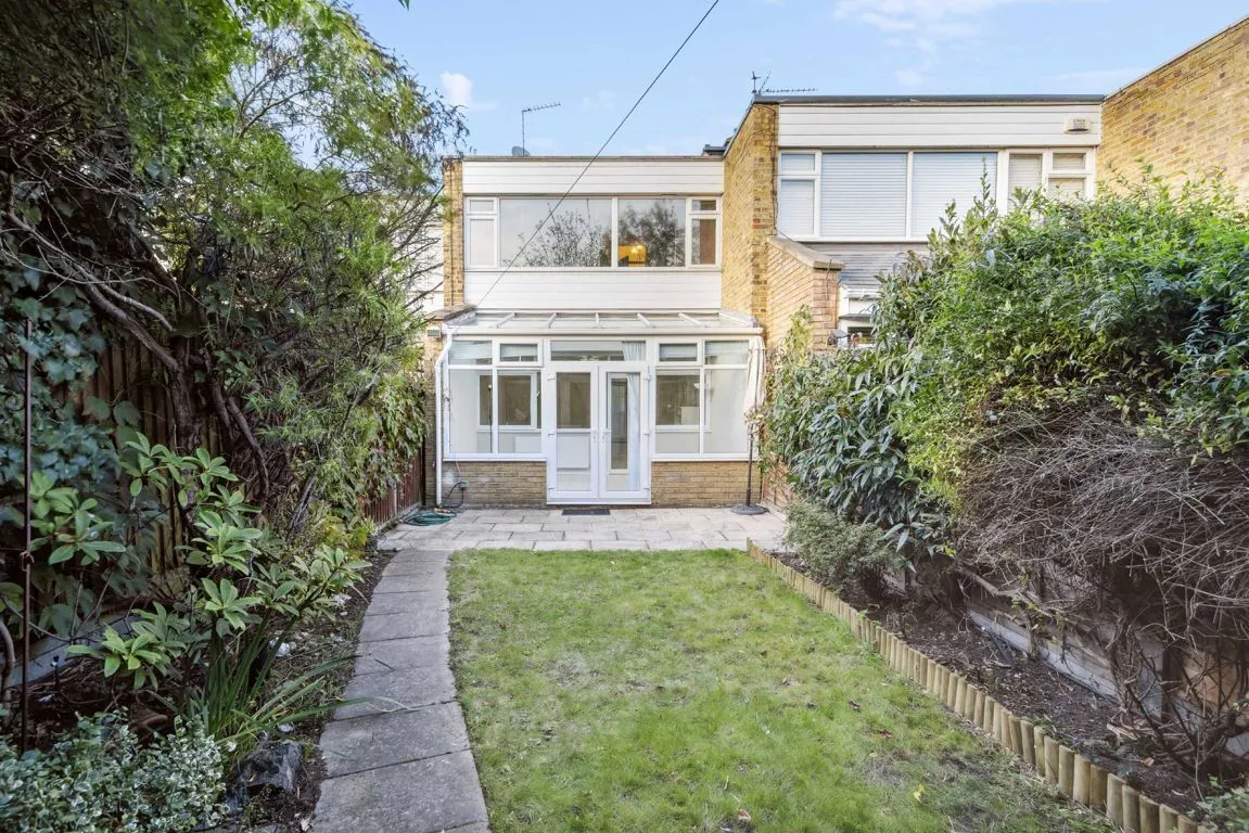 Kneller Road, TW2, photo 8
