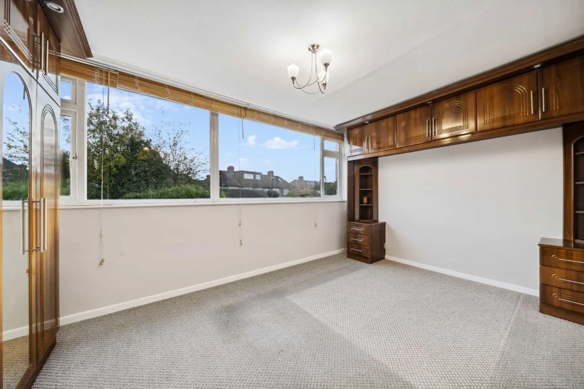 Kneller Road, TW2, photo 5