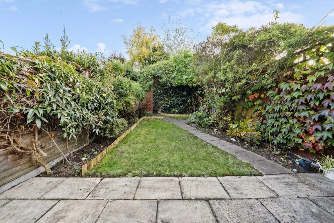 Kneller Road, TW2, photo 7