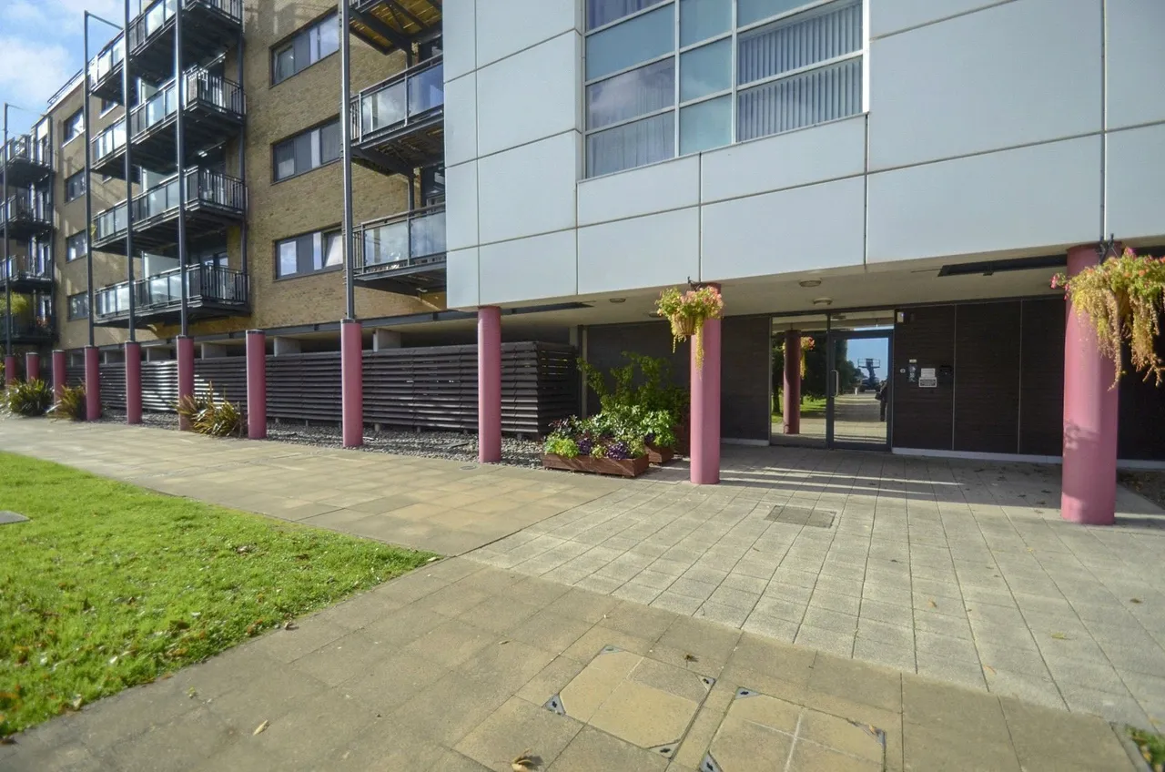 Jones Point House, Ferry Court, CF11, photo 14