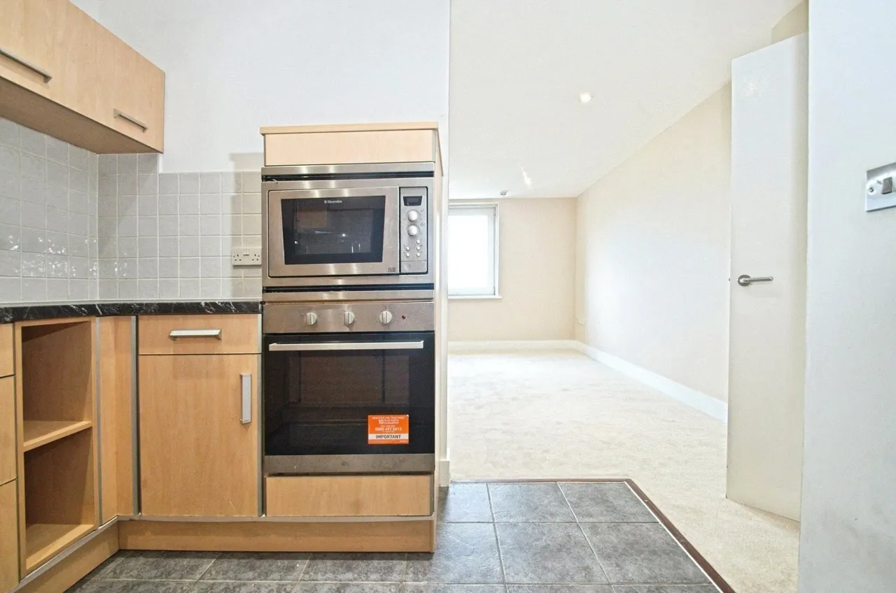 Jones Point House, Ferry Court, CF11, photo 6