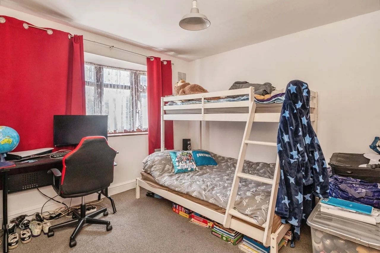 Stirling Close, Rainham, RM13, photo 5