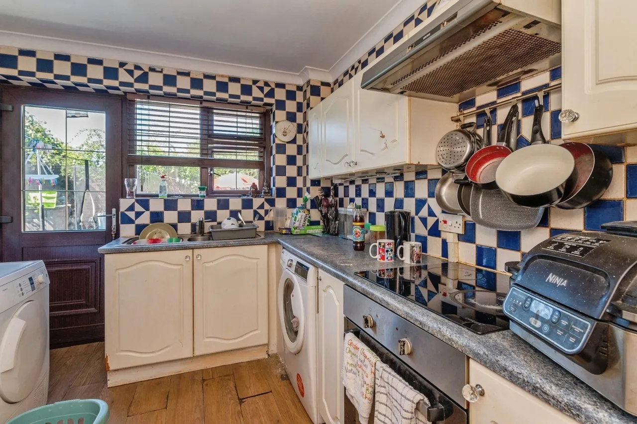 Stirling Close, Rainham, RM13, photo 3