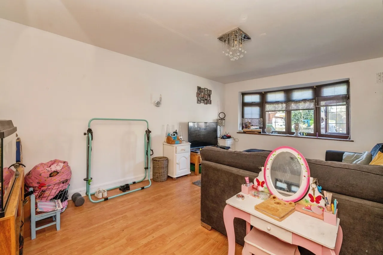 Stirling Close, Rainham, RM13, photo 7