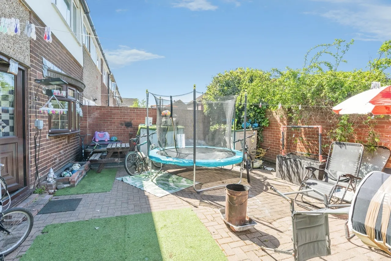 Stirling Close, Rainham, RM13, photo 6