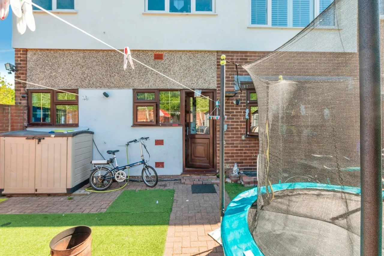 Stirling Close, Rainham, RM13, photo 10