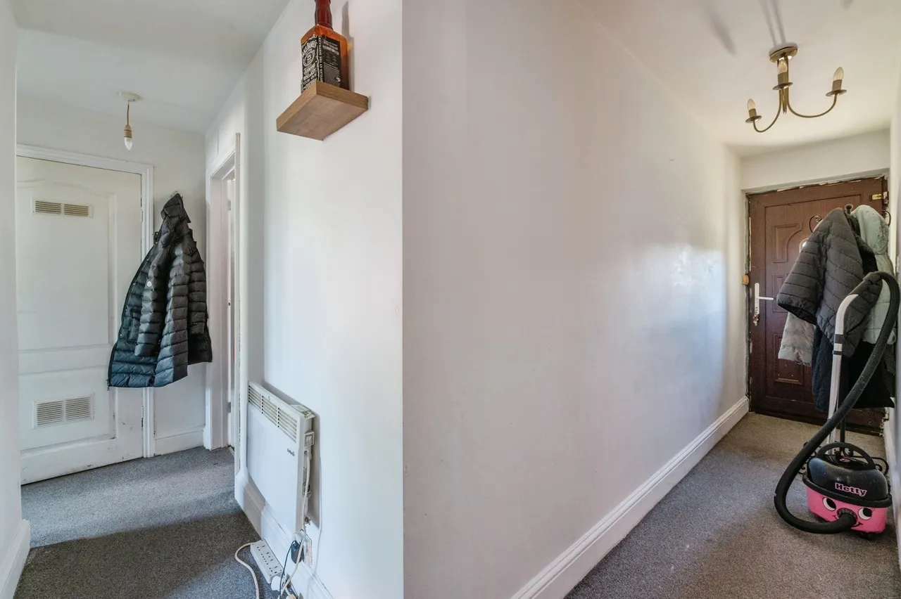 Stirling Close, Rainham, RM13, photo 12