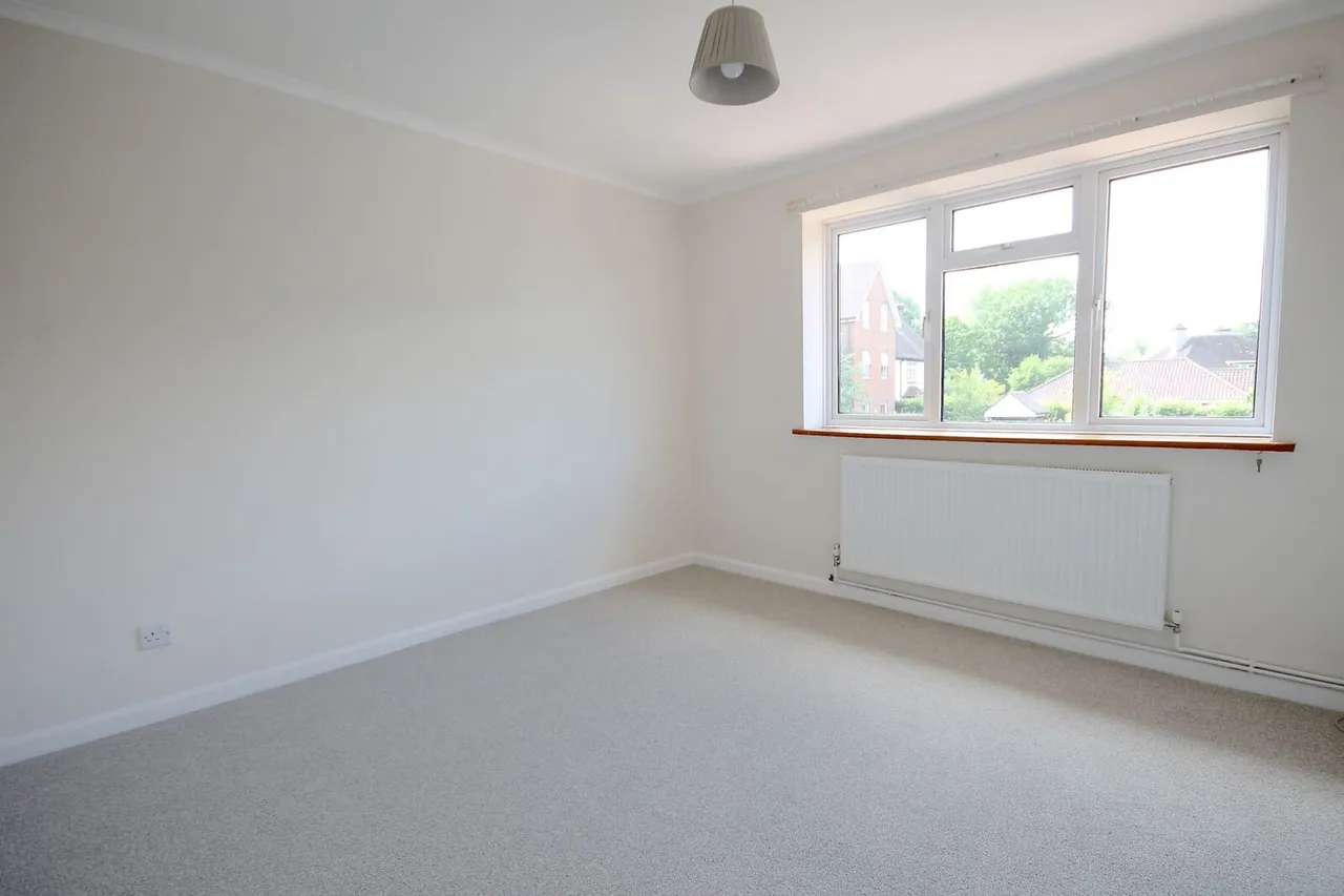 Southwick Close, East Grinstead, RH19, photo 6