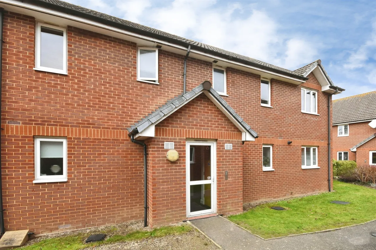 1 bed flat for sale — Chiltern Close, CHELMSFORD