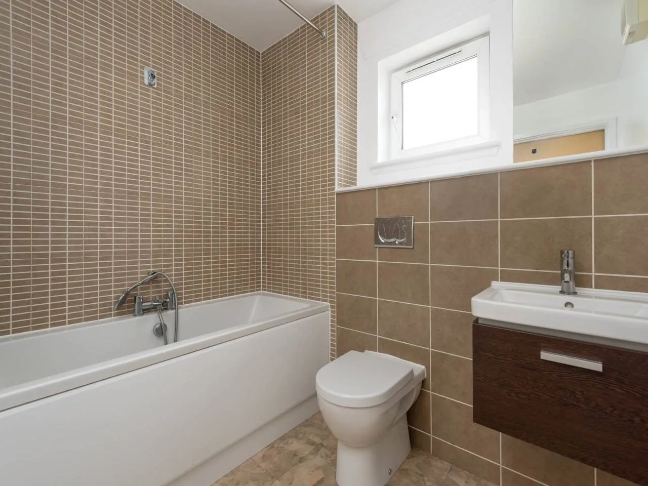 Newhaven Road, Newhaven, Edinburgh, EH6 5PF, photo 11