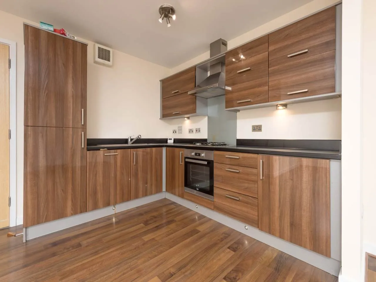 Newhaven Road, Newhaven, Edinburgh, EH6 5PF, photo 3