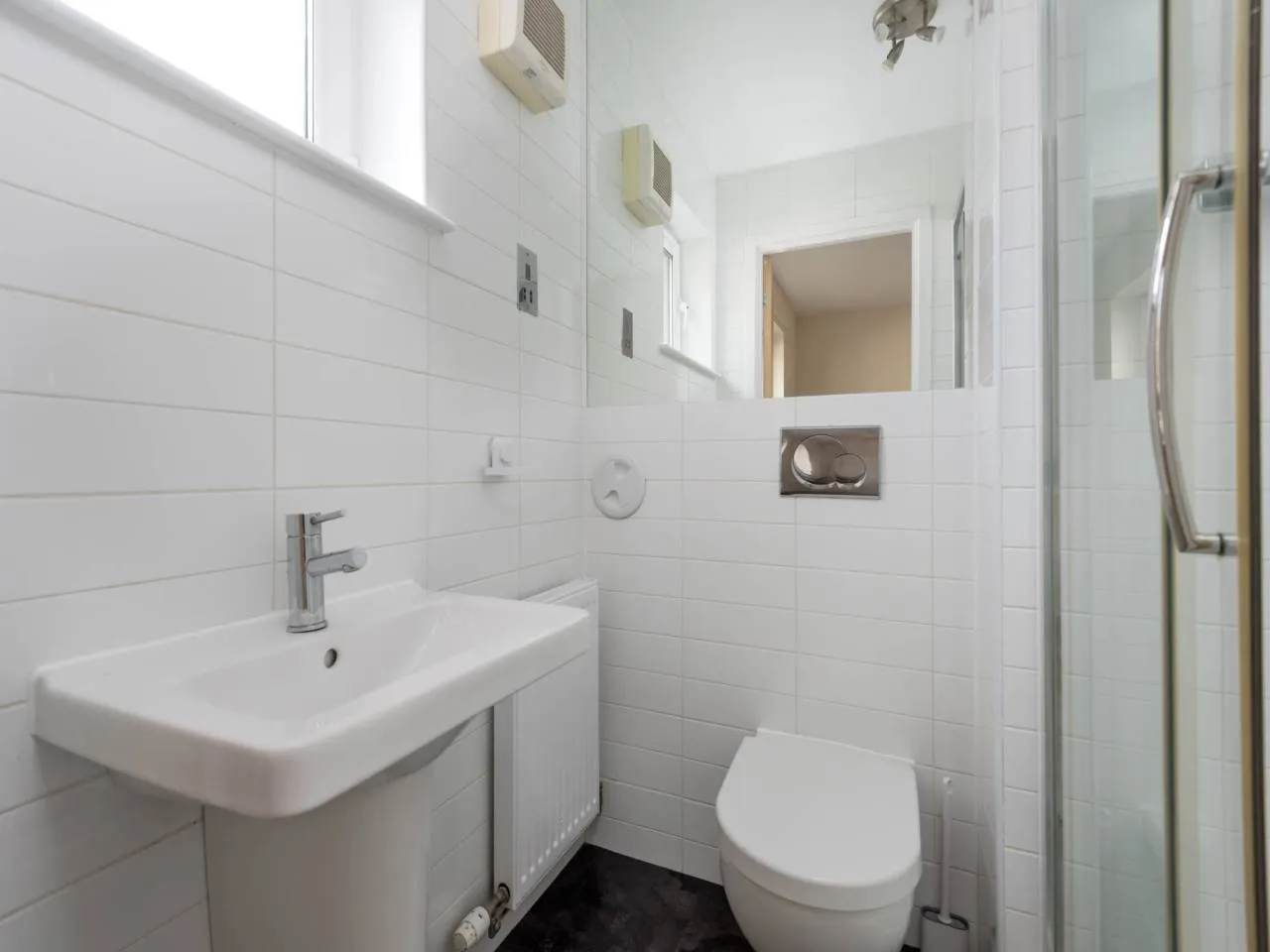 Newhaven Road, Newhaven, Edinburgh, EH6 5PF, photo 10