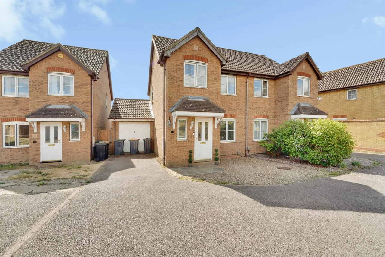 4 bed house for sale, Thor Drive, Bedford, MK41