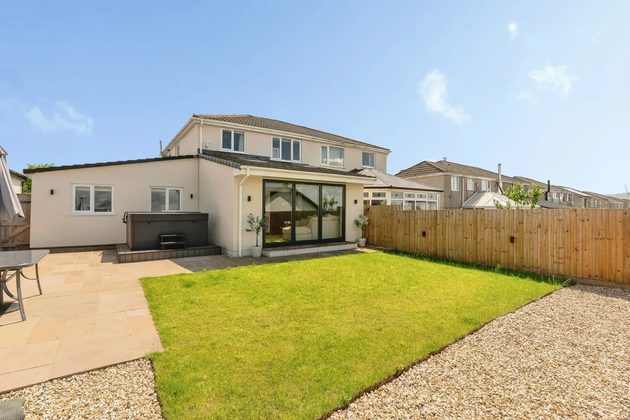 Smithyfield Avenue, Burnley, Lancashire, BB10, photo 24