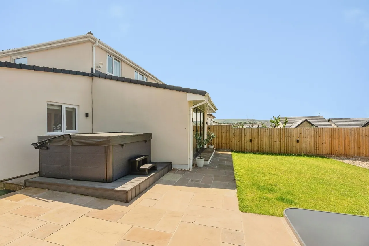 Smithyfield Avenue, Burnley, Lancashire, BB10, photo 25
