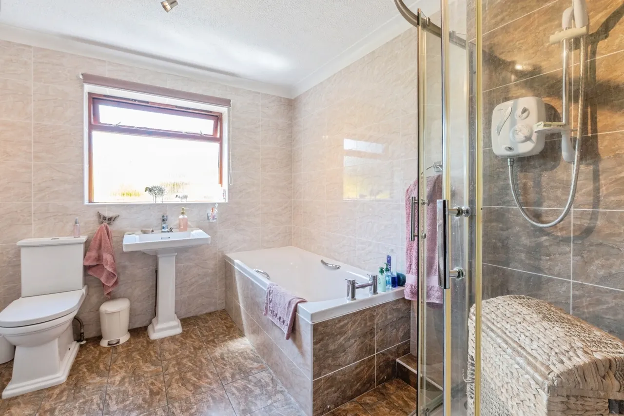 Branksome Avenue, Wickford, Essex, SS12, photo 17