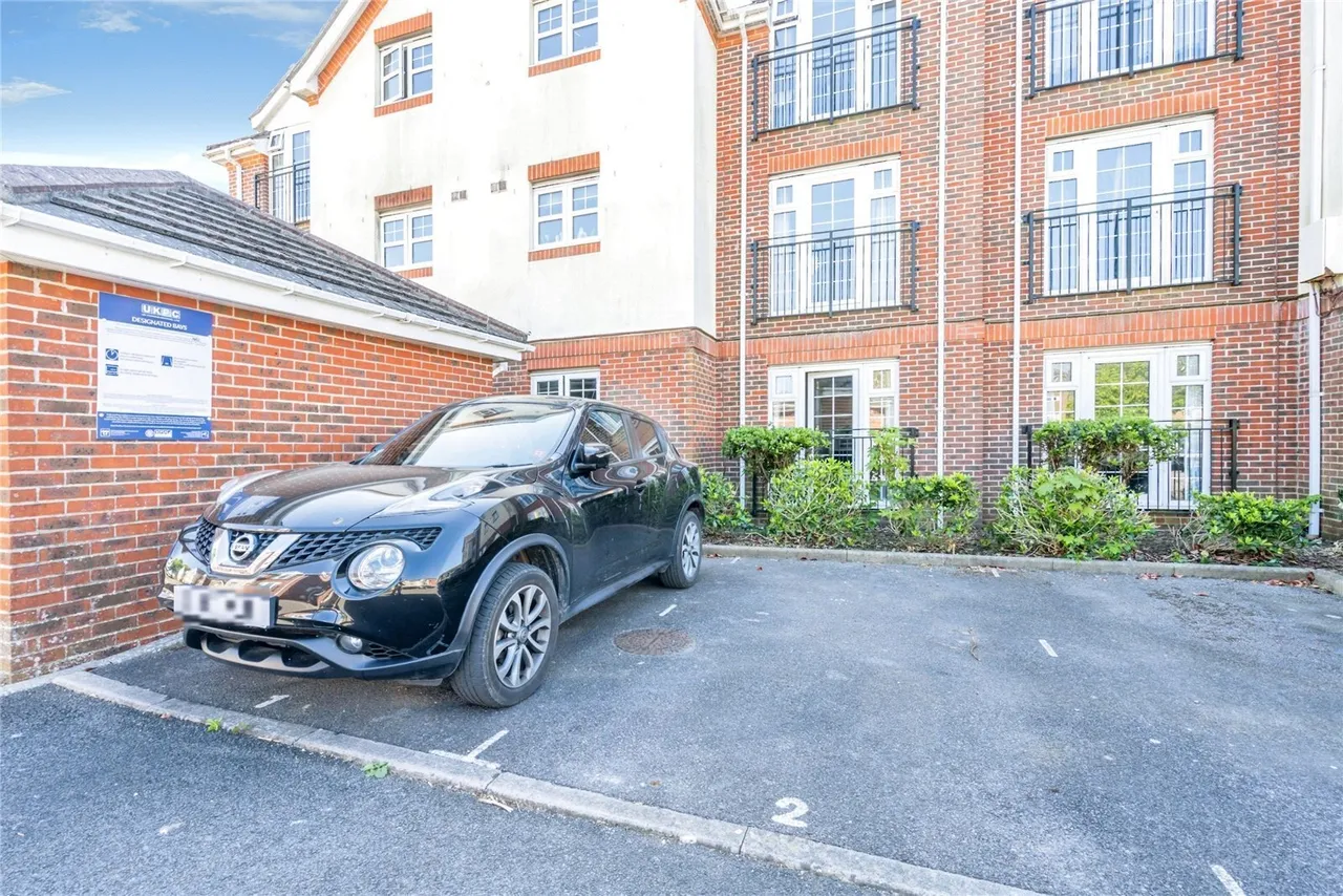 Bewick Gardens, Chichester, PO19, photo 10