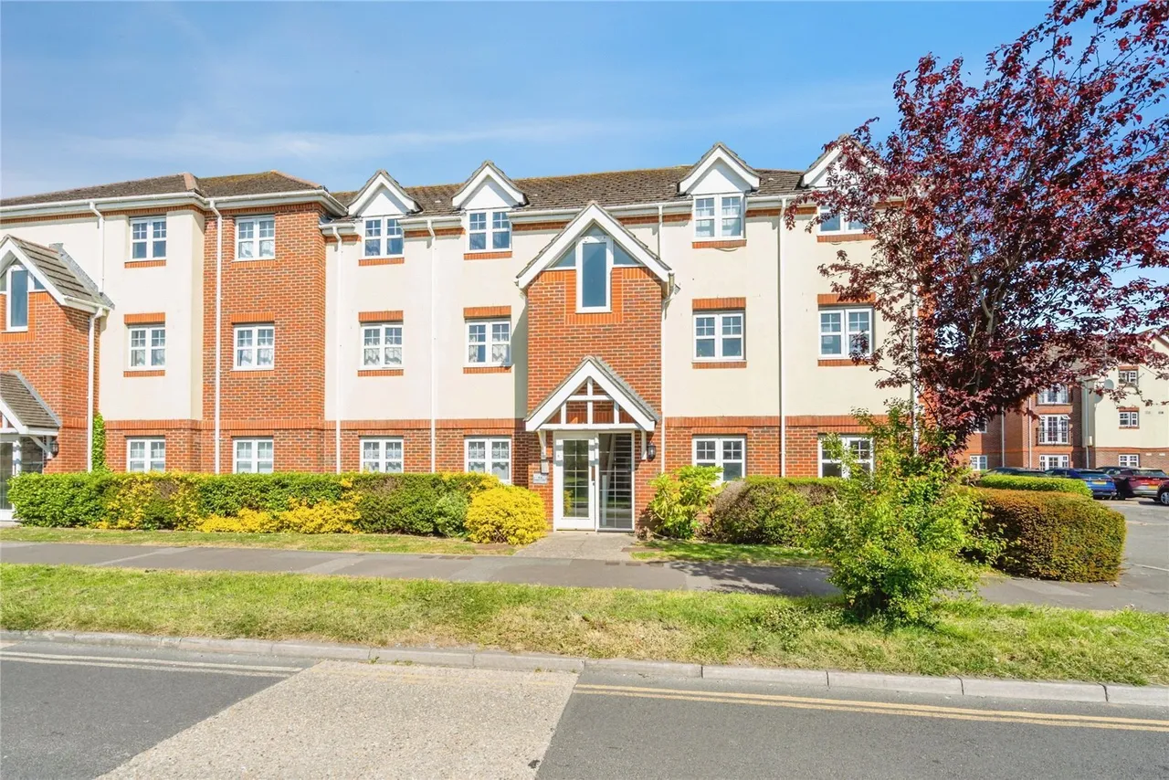 Bewick Gardens, Chichester, PO19, photo 11