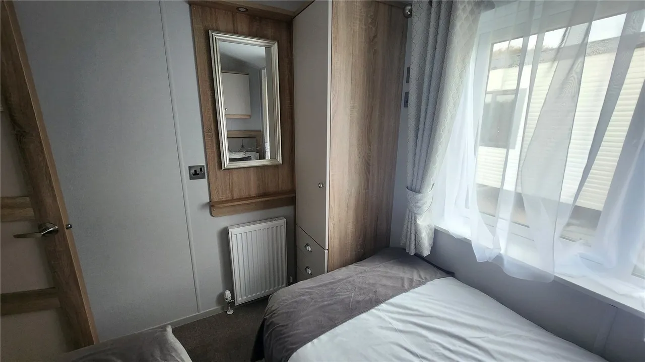 Havant Road, Hayling Island, PO11, photo 10